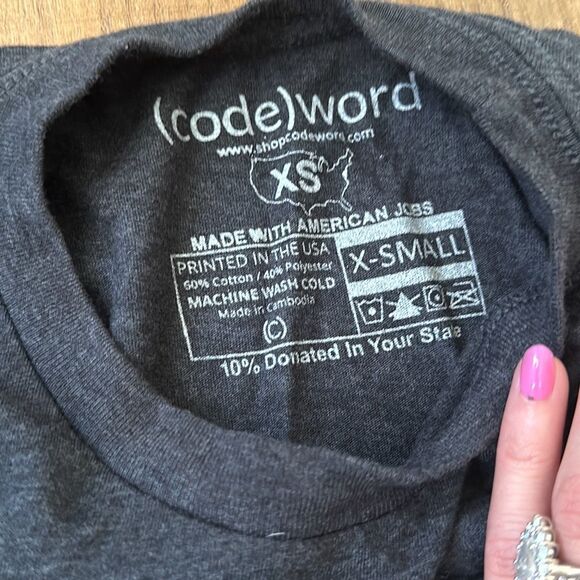 NWOT Code Word T-Shirt Womens XS Fall Heather Gray Crew Neck Short Sleeve Graphi - Picture 2 of 3